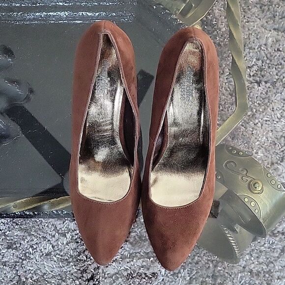 BRAND NEW CHARLOTTE RUSSE POINTED TOE HIGH HEEL STILETTOS PUMP - Picture 3 of 14